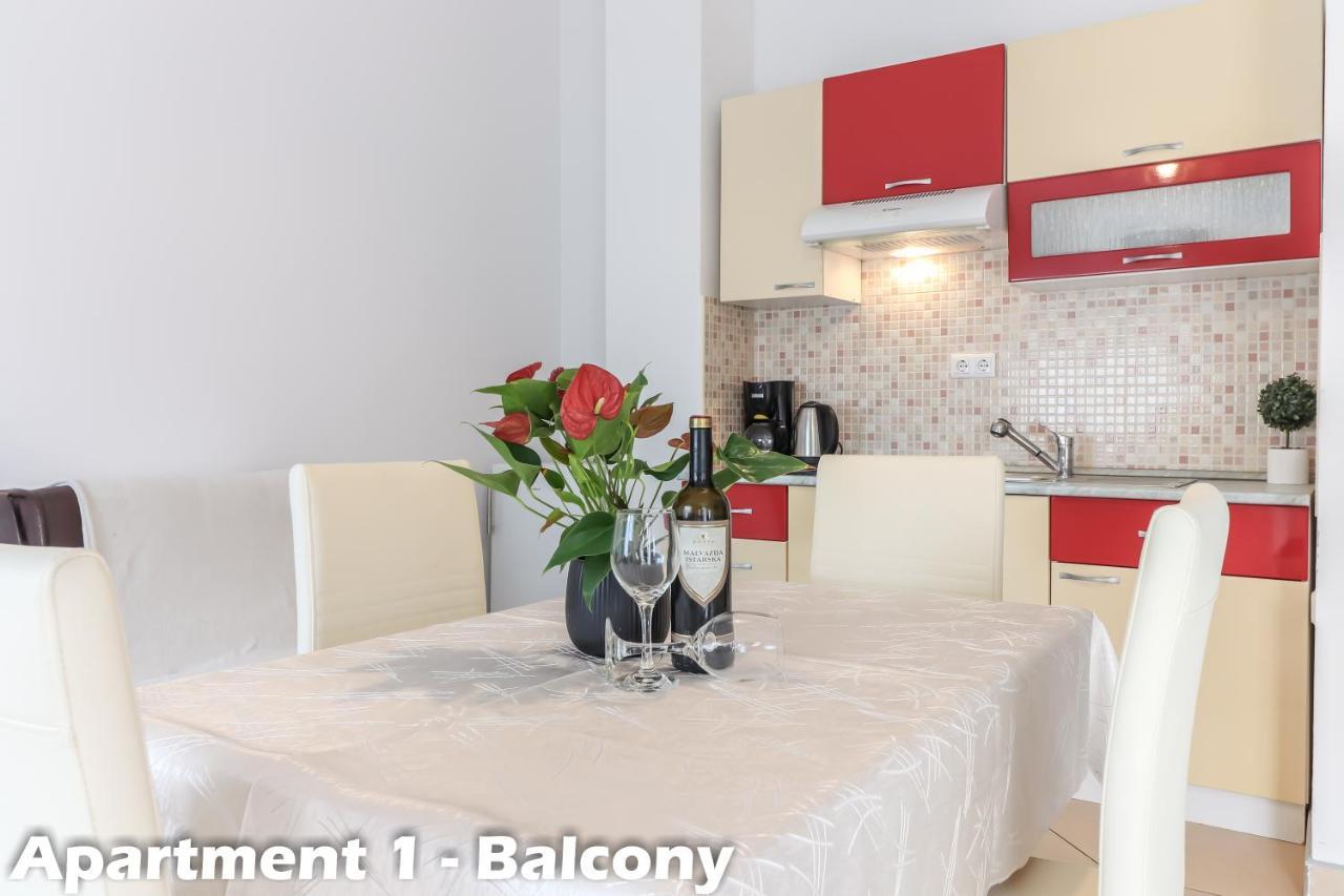 Apartments Juric เวอร์ซาร์ ภายนอก รูปภาพ