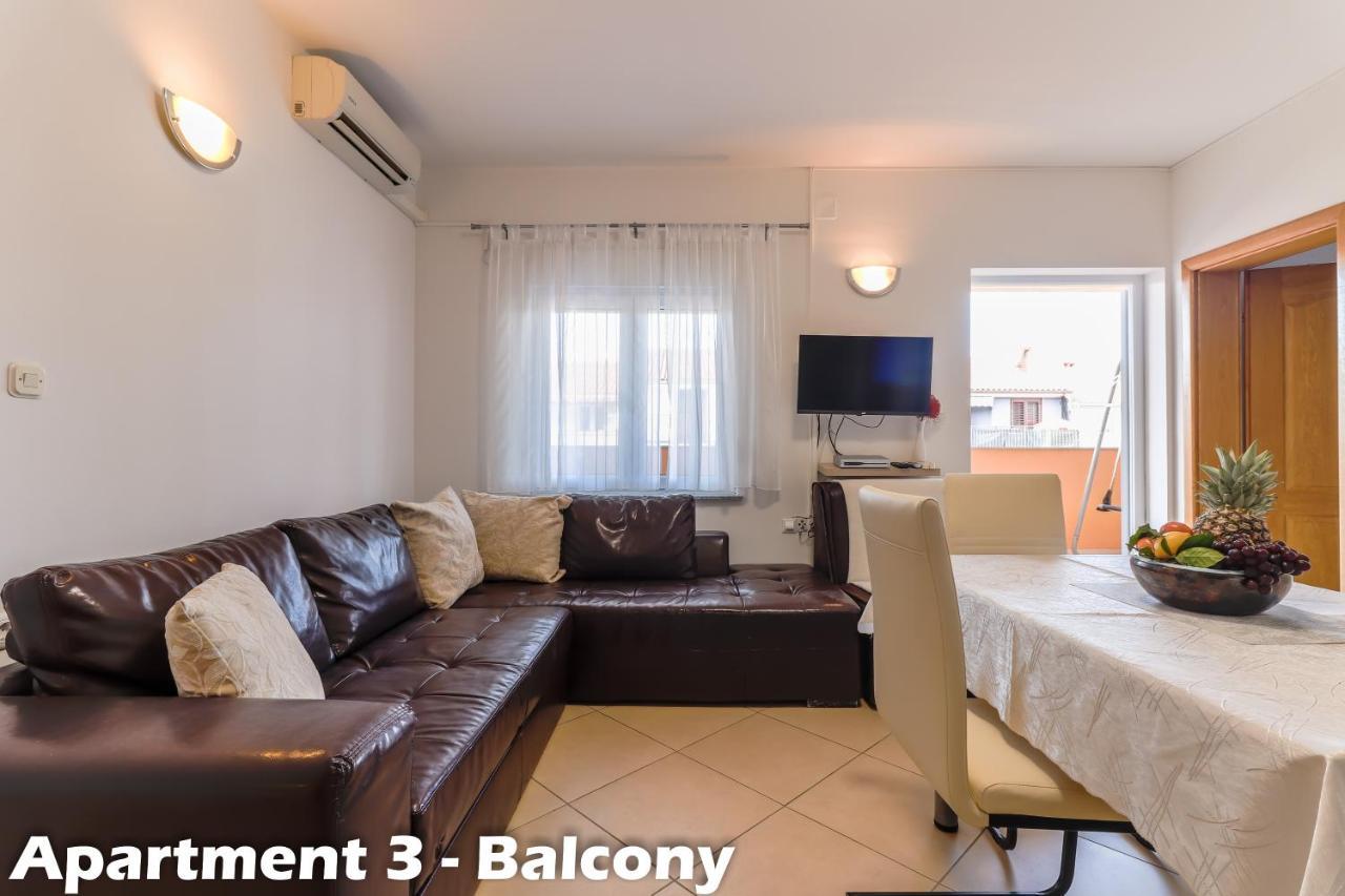Apartments Juric เวอร์ซาร์ ภายนอก รูปภาพ